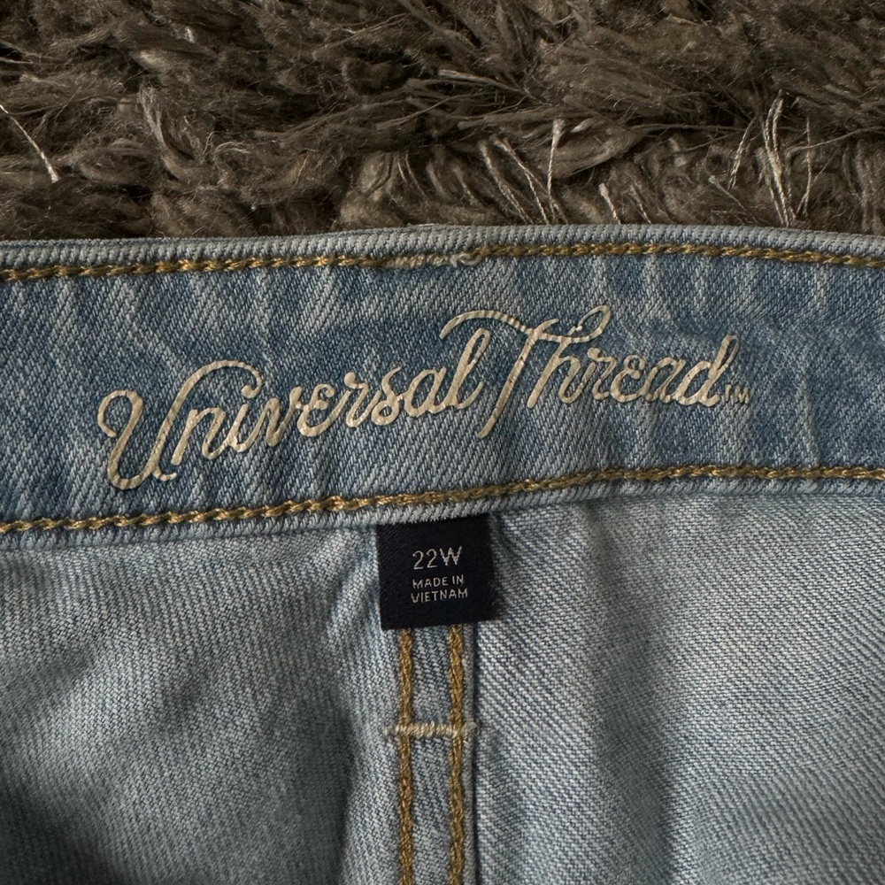 Universal Thread Shorts - Picture 3 of 3
